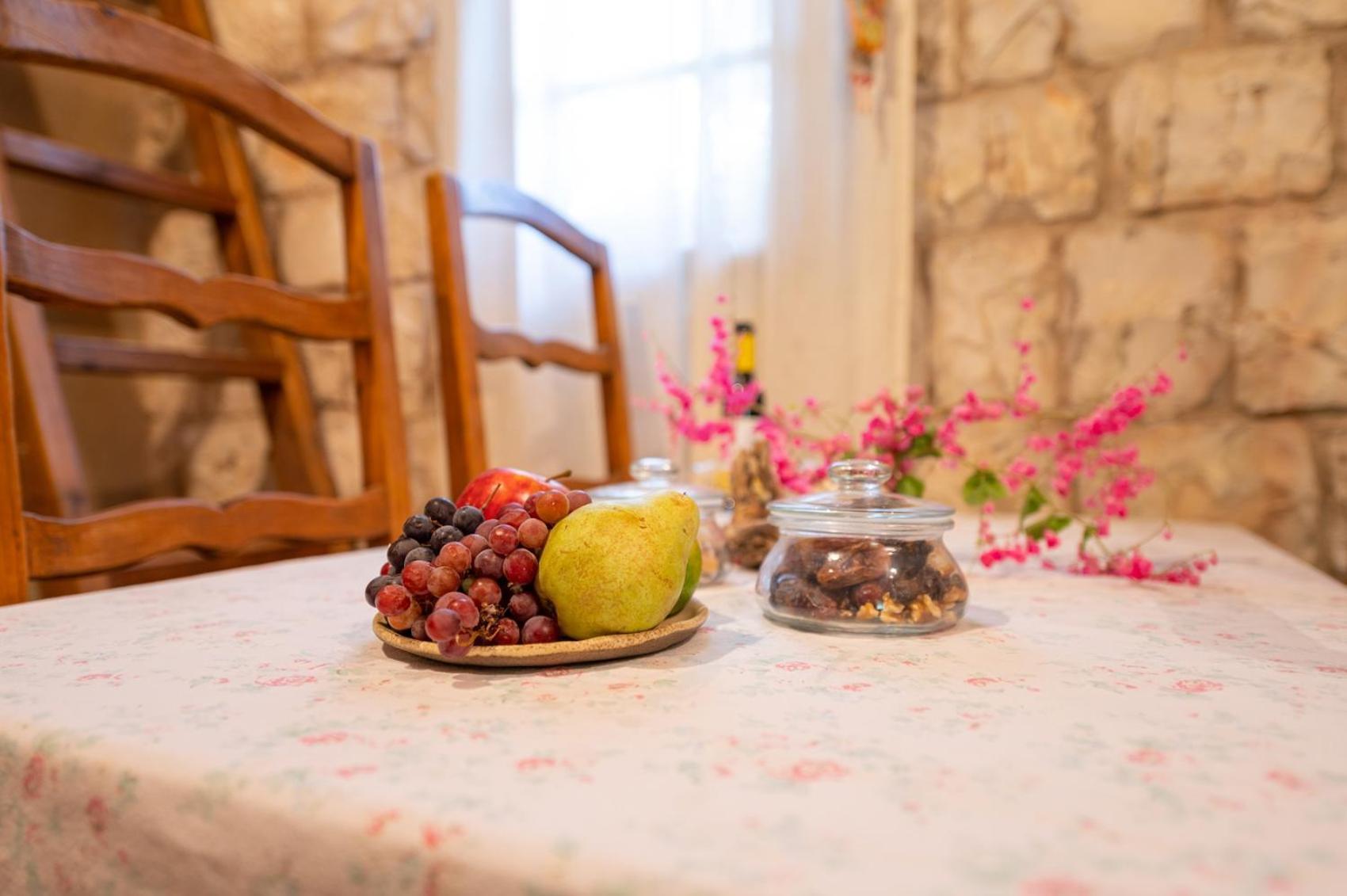 Hemdatya Stone Suites In The Galilee Ilaniya Habitación foto