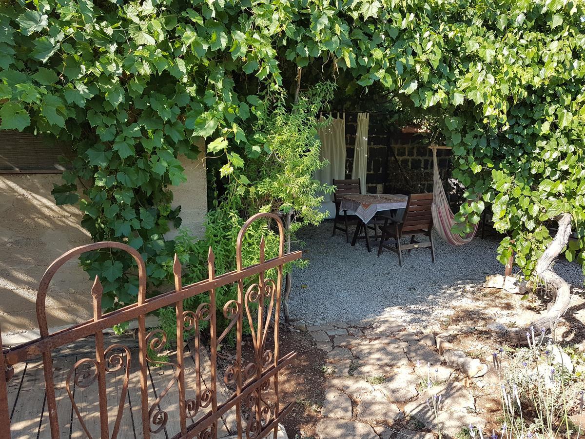Hemdatya Stone Suites In The Galilee Ilaniya Exterior foto